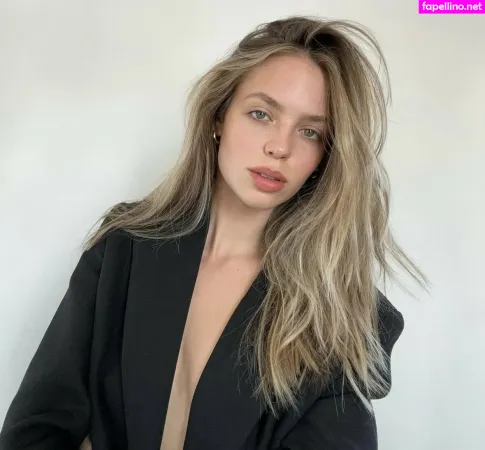 Claudia Sulewski OnlyFans Thumbnail #QOZyFK8FE5