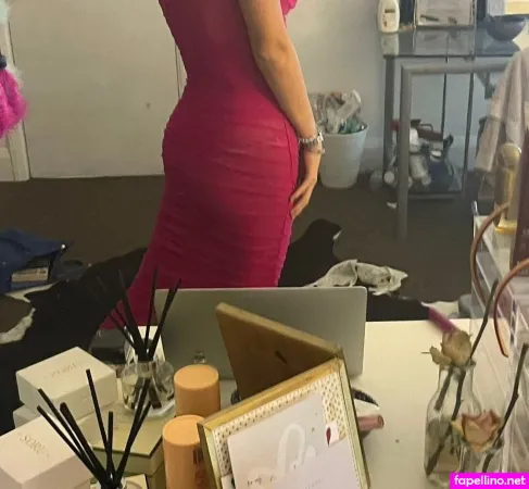 Claudia Taylor OnlyFans Thumbnail #q68nE09szQ