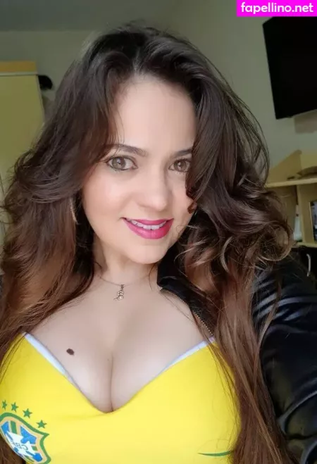 Claudia Trindade OnlyFans Thumbnail #2maNDRNH1d