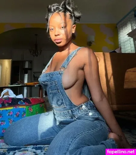 Cleopatra Lee OnlyFans Thumbnail #B70lWa9XdS