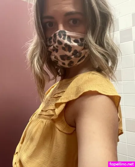 Clever Belle5 OnlyFans Thumbnail #5natskDmKV