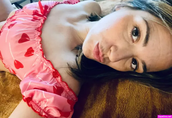 Clever Belle5 OnlyFans Thumbnail #KQ7D4yodpN