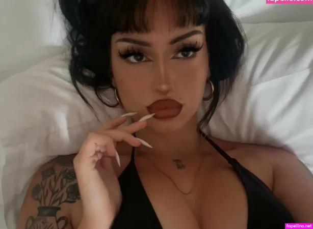 Cloetsxx OnlyFans Thumbnail #dCNsy9Bddy