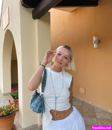 Clotilde Gauneau OnlyFans Thumbnail #Wi0tOnNzKg