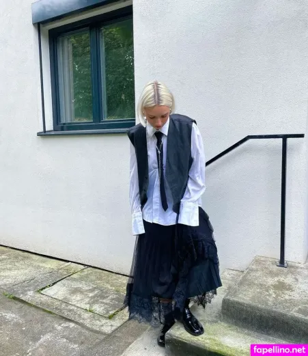 Clotilde Gauneau OnlyFans Thumbnail #yPLaOyzdGD