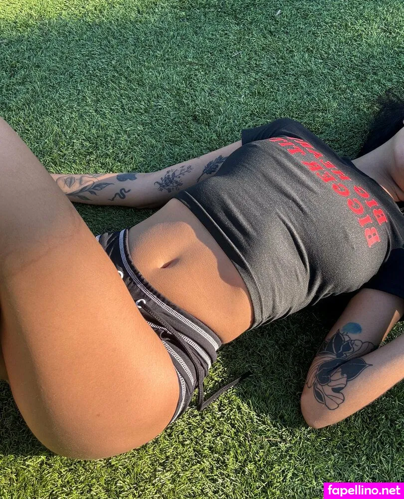 clubvalentina, clubvalentinecomedy Nude Leaked OnlyFans Photo #kKvFG1zx9n