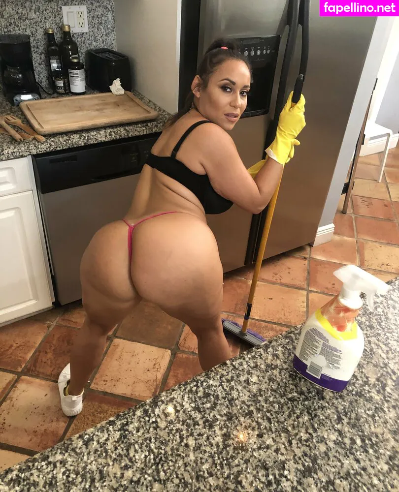 clutchvip, drinks_and_where_i_enjoy_them Nude Leaked OnlyFans Photo #77peQdDn0g