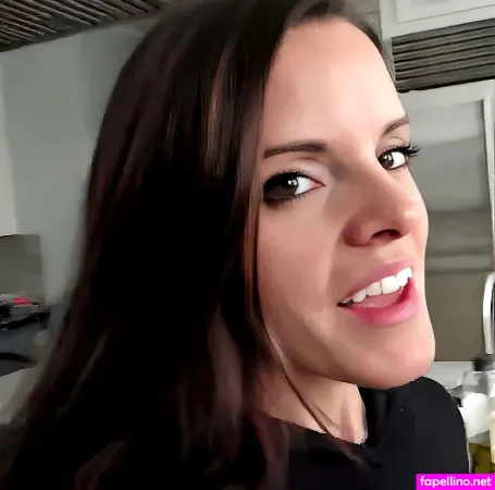 Colette Butler OnlyFans Thumbnail #2EL3MZuPa0