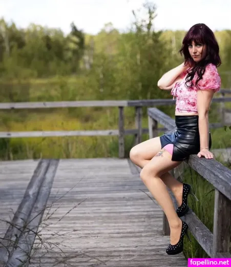 Colle Ct Moments Model Mom OnlyFans Thumbnail #Ui2KZk81Eg