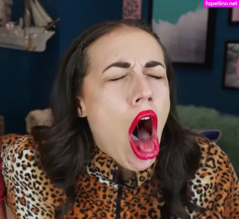 Colleen Ballinger OnlyFans Thumbnail #p7u7CphNT0