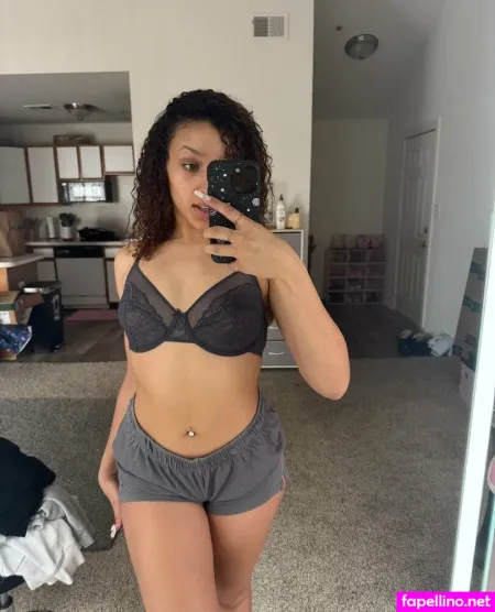 College Kiki OnlyFans Thumbnail #XsFcQ0ReLW