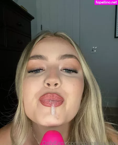 Collegepussyy OnlyFans Thumbnail #shzJ0gXvwN