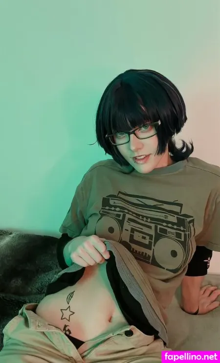 Comely Cos OnlyFans Thumbnail #VAQa4gCrap
