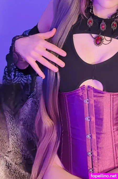 Comely Cos OnlyFans Thumbnail #a6b42IGWaR