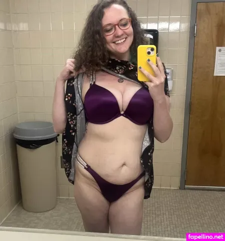 Comfy Karen OnlyFans Thumbnail #K0OxSDg6GD