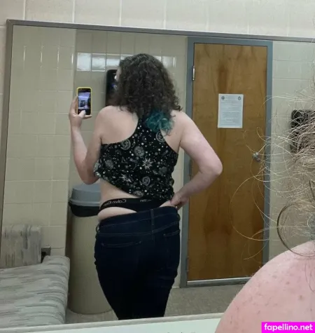 Comfykaren OnlyFans Thumbnail #Fxrv2E4NPQ