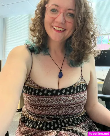 Comfykaren OnlyFans Thumbnail #iJL6lg8TEf