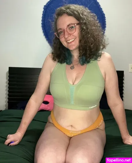 Comfykaren OnlyFans Thumbnail #skWTVtGC8k