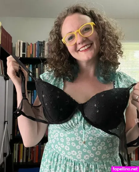 Comfykaren OnlyFans Thumbnail #uGWG1D34X1