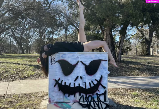 Comfyqueen OnlyFans Thumbnail #TtYNjjd2sJ