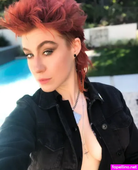 Comicbookgirl19 OnlyFans Thumbnail #Us63vZ2INM