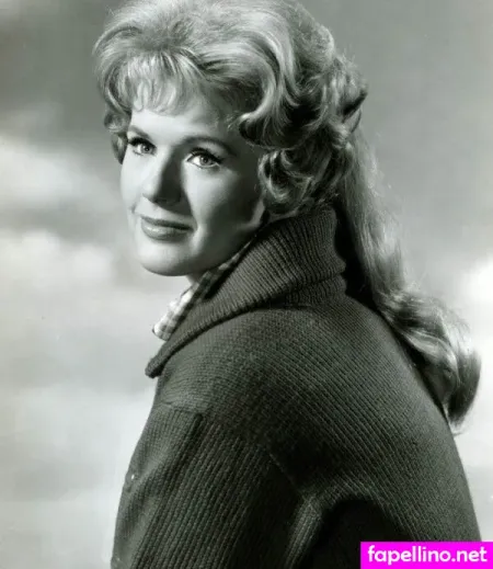 Connie Stevens OnlyFans Thumbnail #2xxE5Z8Qfg