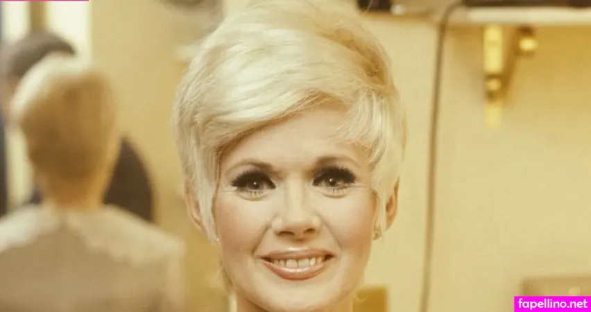 Connie Stevens OnlyFans Thumbnail #F1mhKDakEZ