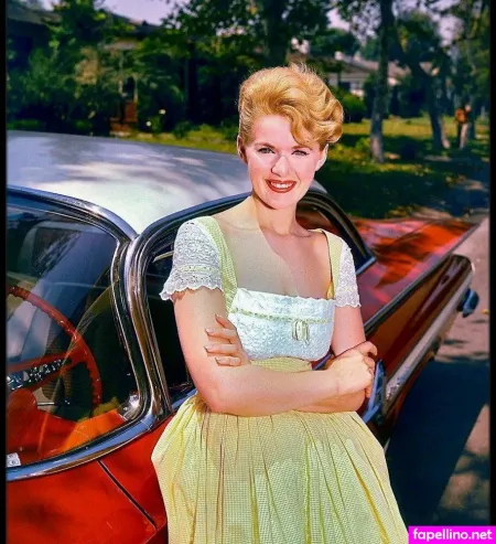 Connie Stevens OnlyFans Thumbnail #sfUcbSr2B8
