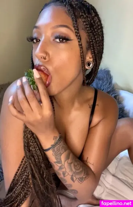 Coochiecream OnlyFans Thumbnail #OYLzhesLDu