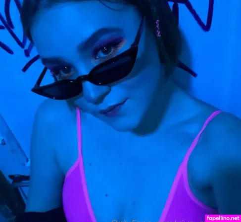 Cooper Ellie OnlyFans Thumbnail #VliyRIJ19O