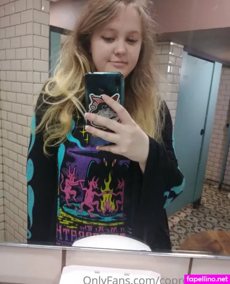 Coprolitecutie OnlyFans Thumbnail #9gbddn7BfD