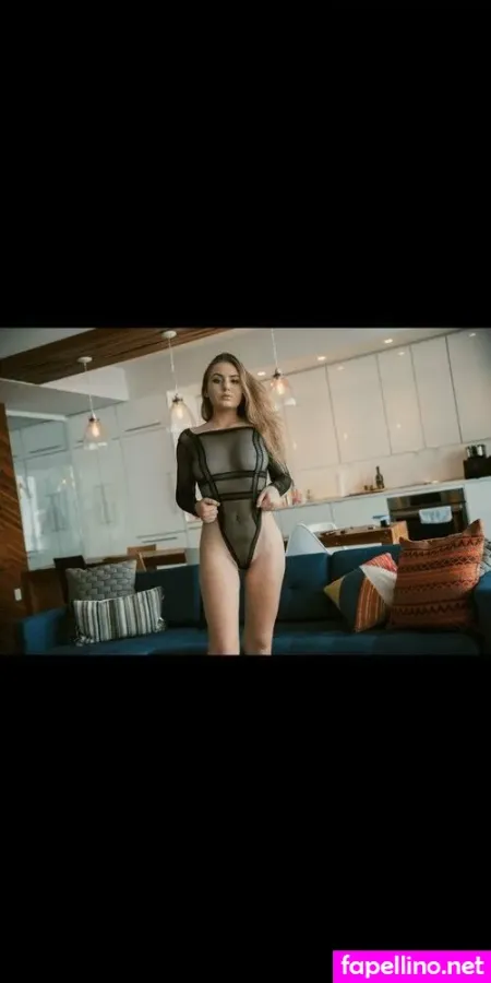 Cora Amour OnlyFans Thumbnail #NtrdPqY2nF
