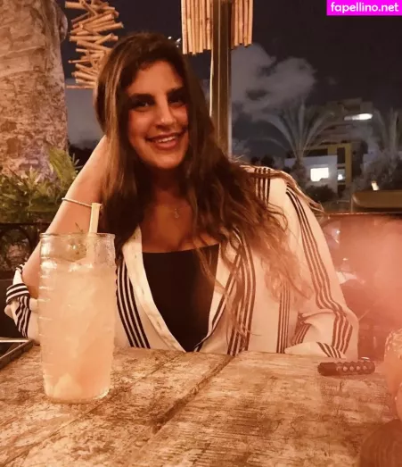 Coral Hagag OnlyFans Thumbnail #0BsaxBFUKW