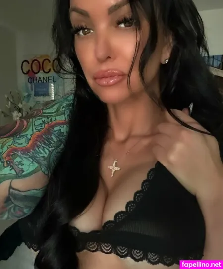Coralcavero1 OnlyFans Thumbnail #cDtizvhZKt