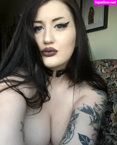 Cordeliacharm OnlyFans Thumbnail #iZLeg092oL