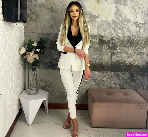 Corina Me OnlyFans Thumbnail #I06XooQ9mw