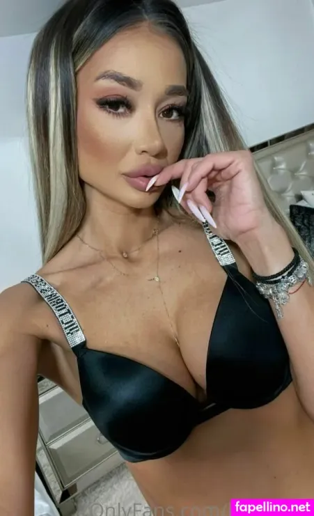 Corina Me OnlyFans Thumbnail #hYX03fhew1