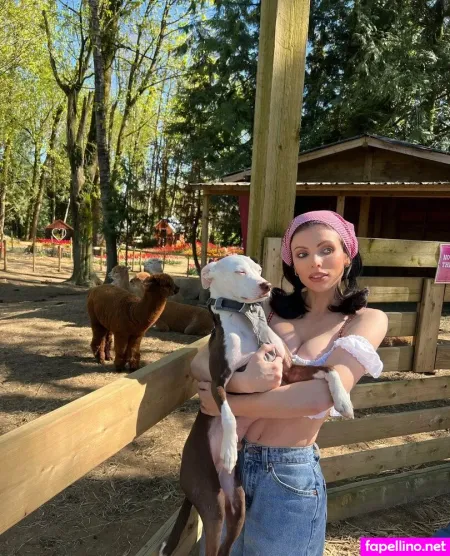 Corinjamielee 4 OnlyFans Thumbnail #E4loKxaHU3