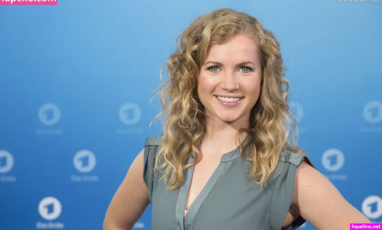 Cornelia Grschel OnlyFans Thumbnail #Uo3OEX641o