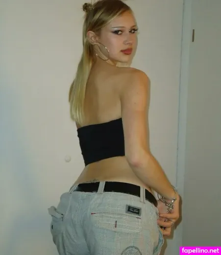 Cosima Amilie OnlyFans Thumbnail #5DmXPwfkDV