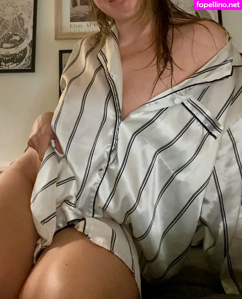 cosmickitti, cosmickitty._ Nude Leaked OnlyFans Photo #VIsG2S8FwL