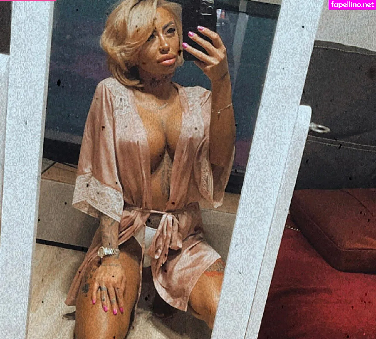 cosmina-habi, cosmina.malcomete Nude Leaked OnlyFans Photo #9vjP8a4lD4