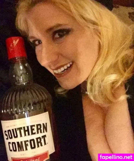 Costume Bitch1 OnlyFans Thumbnail #84nTH6qqU9