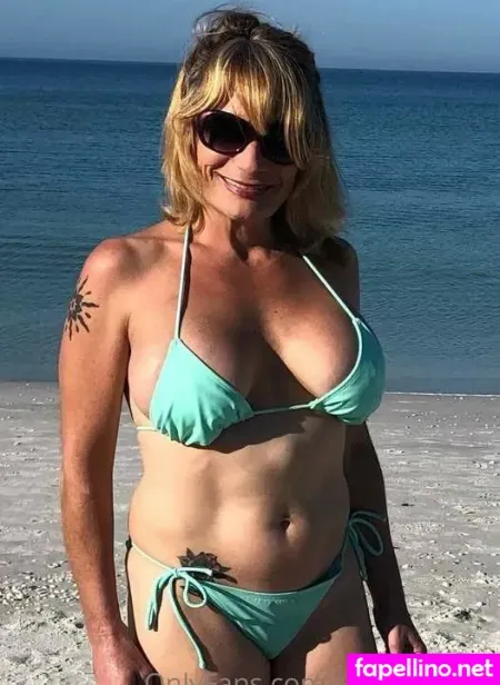 Cougar Julie OnlyFans Thumbnail #NM04mXzsfz