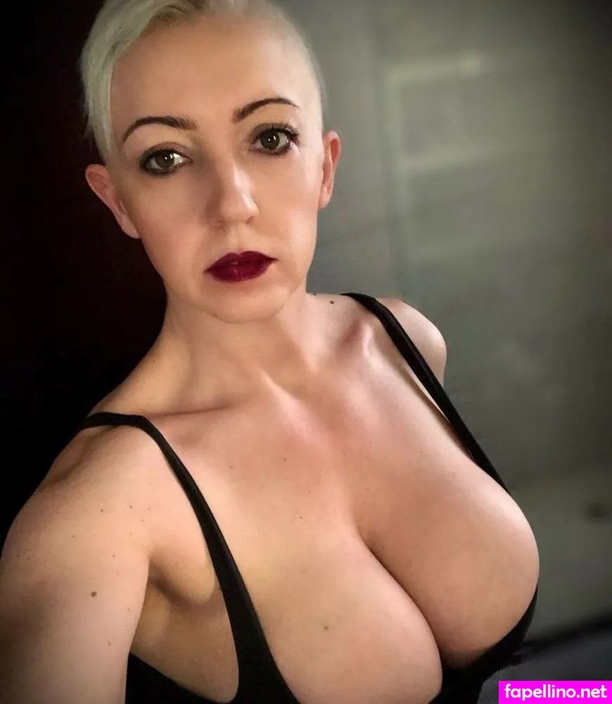 cougar_kiki, karlos_kaine_and_kiki Nude Leaked OnlyFans Photo #4T5Apdys77
