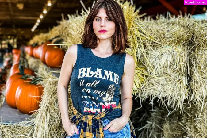 Country Christina OnlyFans Thumbnail #BZyB2dWNqS