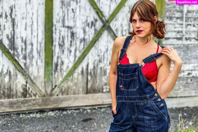 Country Christina OnlyFans Thumbnail #naE8JtjcSP