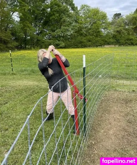 Country Cock Queen OnlyFans Thumbnail #mJw8eKLiCY