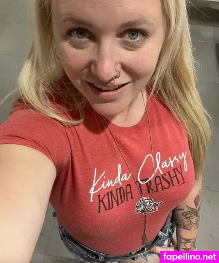 Country Cock Queen OnlyFans Thumbnail #xwv950UOQK