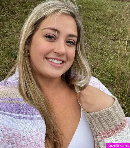 Countrygirlellarose OnlyFans Thumbnail #XFFcTKUU4z